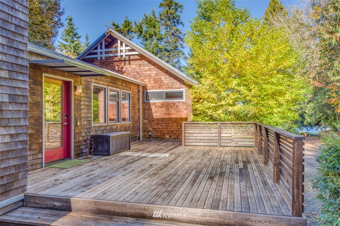 8937 Northeast Spargur Loop Road Bainbridge Island, WA 98110 - Photo 3 of 22 Gallery Image 3