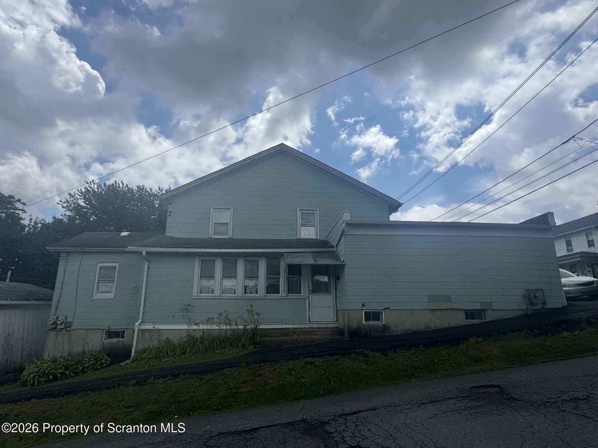 1316 Hampton Street Scranton, PA 18504 - Photo 15 of 17 Left Side