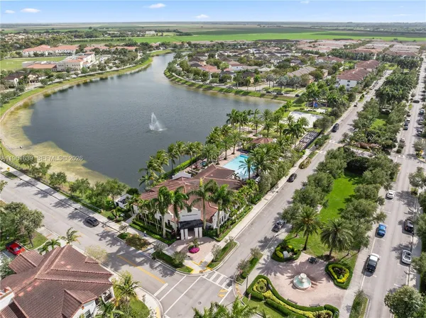 $525,000 | 16958 Southwest 92nd Street, Unit 16958, Miami, FL 33196