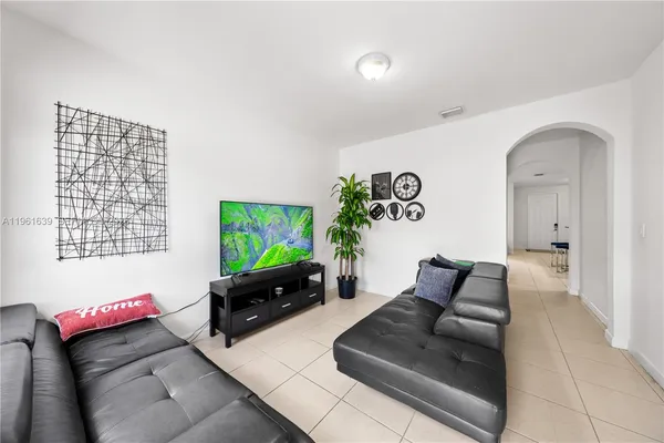 $525,000 | 16958 Southwest 92nd Street, Unit 16958, Miami, FL 33196