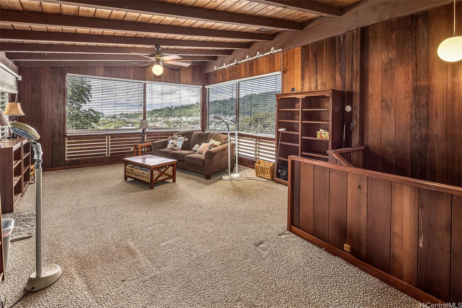 381 Puiwa Road Honolulu, HI 96817 - Photo 12 of 24 Upstairs flex space