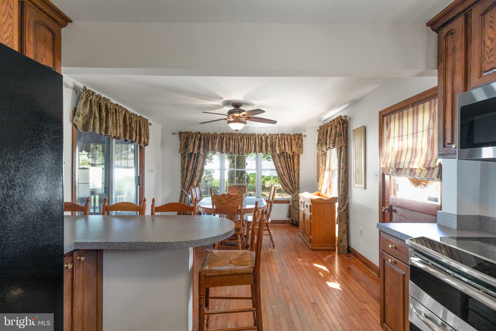 8439 Garden Road Pasadena, MD 21122 - Photo 7 of 30 Breakfast Bar