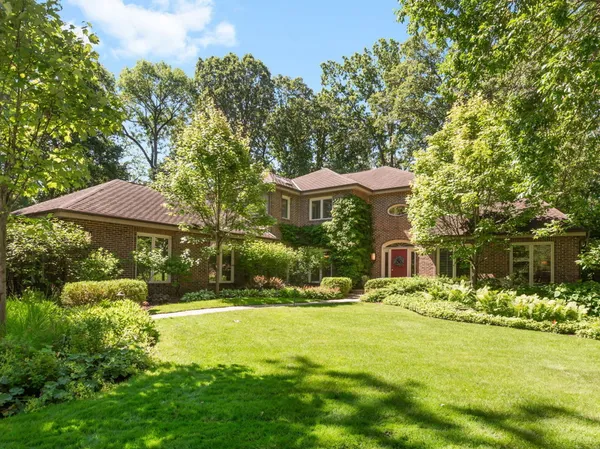 $1,219,000 | 9 Exmoor Lane, Lincolnshire, IL 60069
