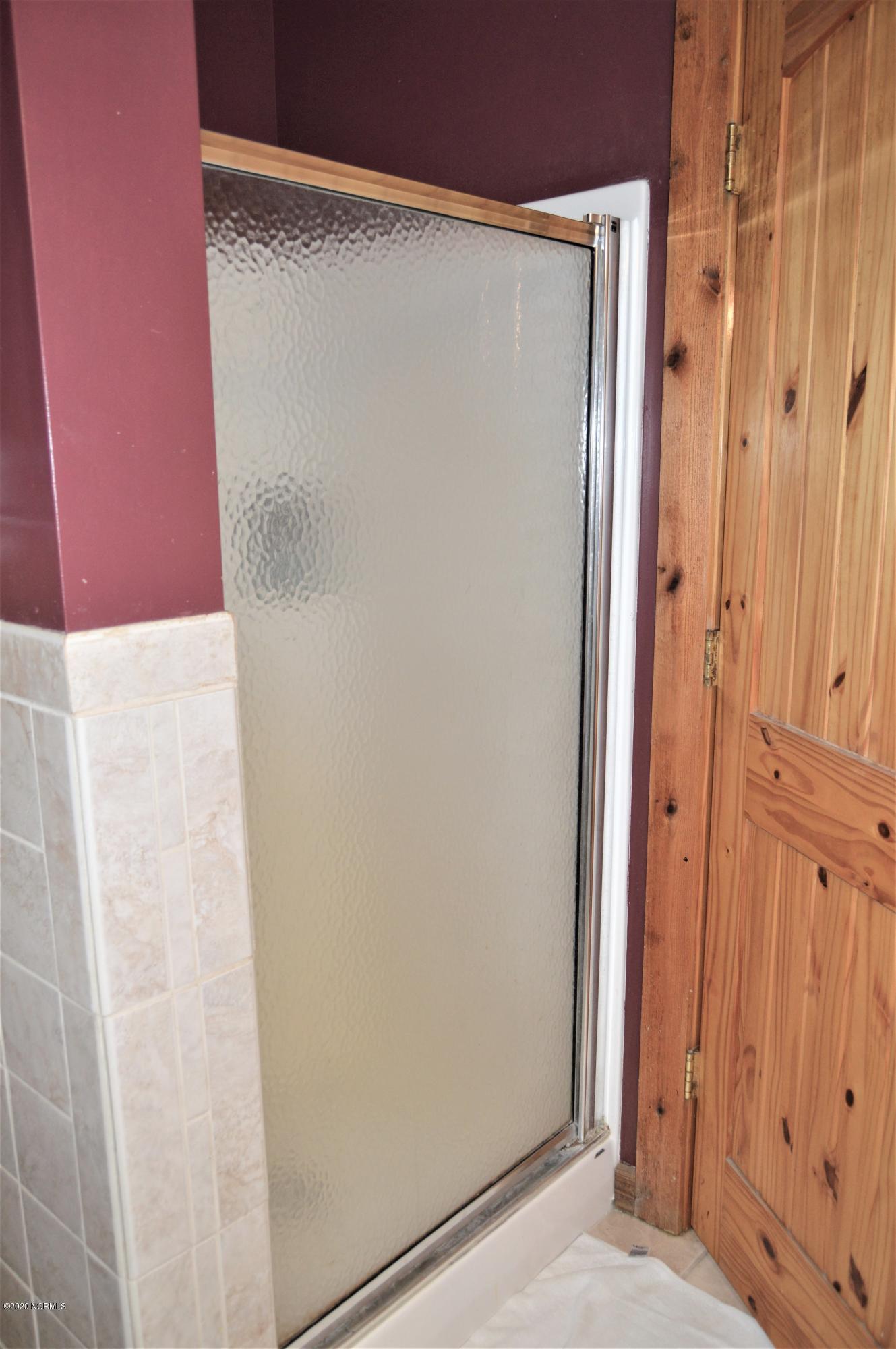 605 Pelham Road Willard, NC 28478 - Photo 27 of 42 master shower