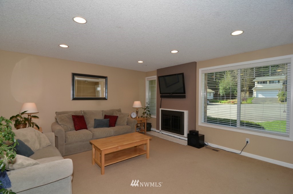 10911 Northeast 151st Street Bothell, WA 98011 - Photo 3 of 15 Gallery Image 3
