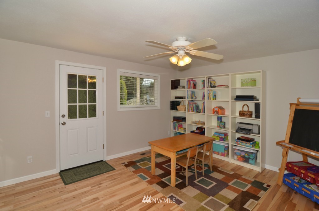 10911 Northeast 151st Street Bothell, WA 98011 - Photo 8 of 15 Gallery Image 8