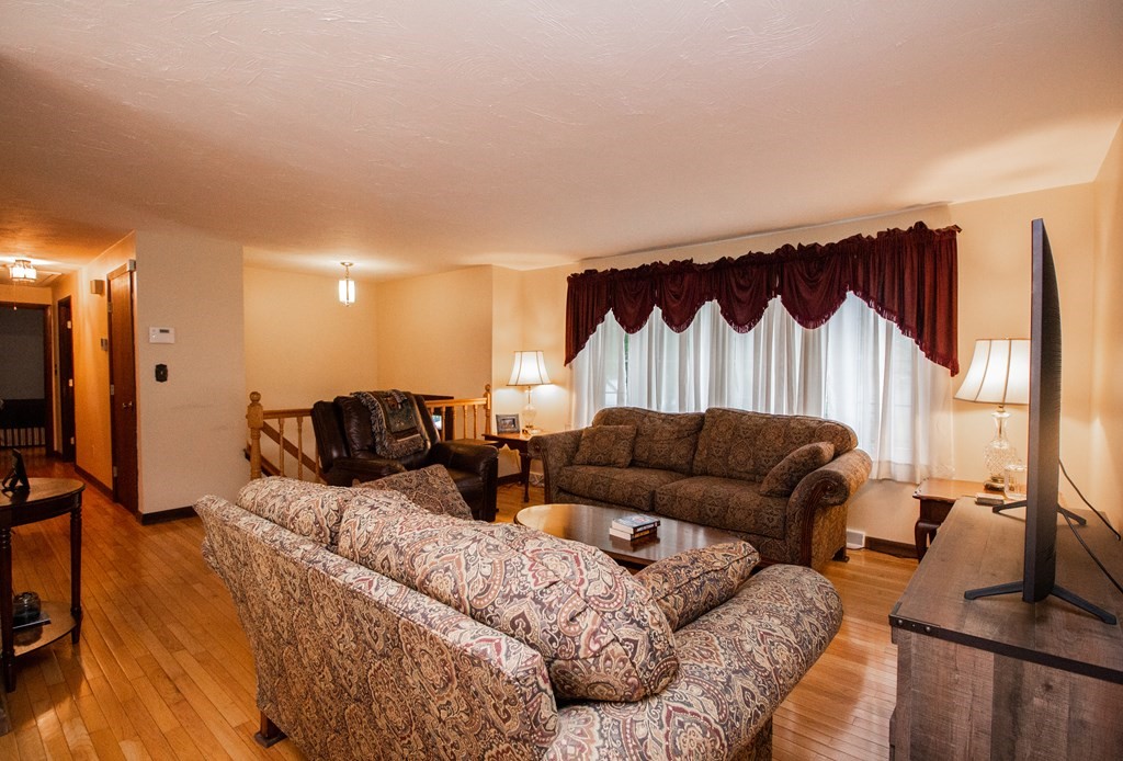 4 Westport Road Worcester, MA 01605 - Photo 8 of 30 Gallery Image 8