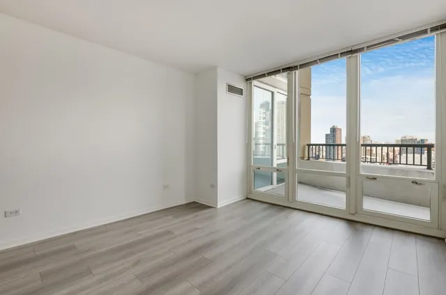 $2,600 | 345 North LaSalle Drive, Unit 3002, Chicago, IL 60654