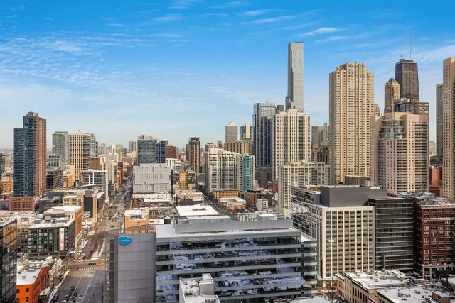 $2,600 | 345 North LaSalle Drive, Unit 3002, Chicago, IL 60654