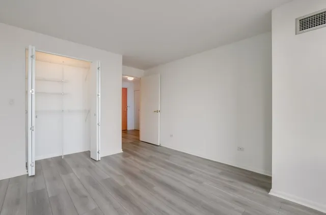 $2,600 | 345 North LaSalle Drive, Unit 3002, Chicago, IL 60654