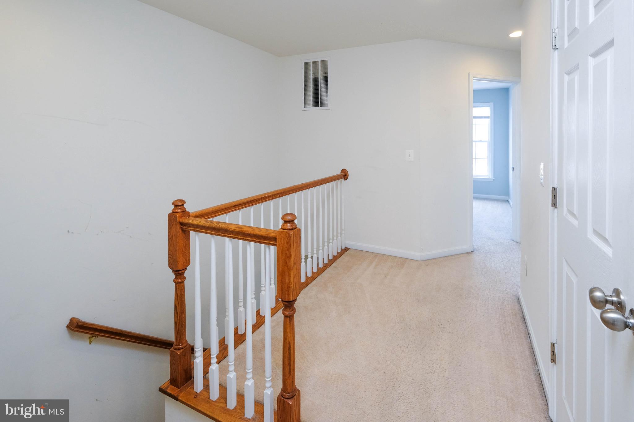 11 Driver Square Front Royal, VA 22630 - Photo 32 of 70 Upper foyer