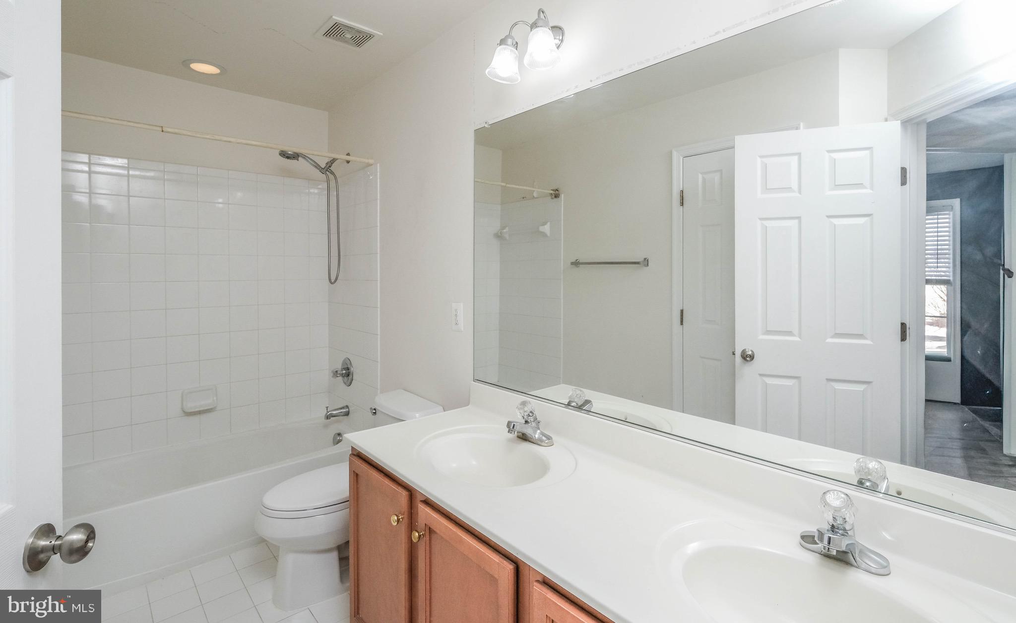 11 Driver Square Front Royal, VA 22630 - Photo 35 of 70 Upper level hall bath w/ double sinks
