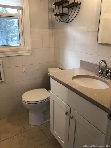 $2,200 | 38 North Main Street, Unit 13, Essex, CT 06426