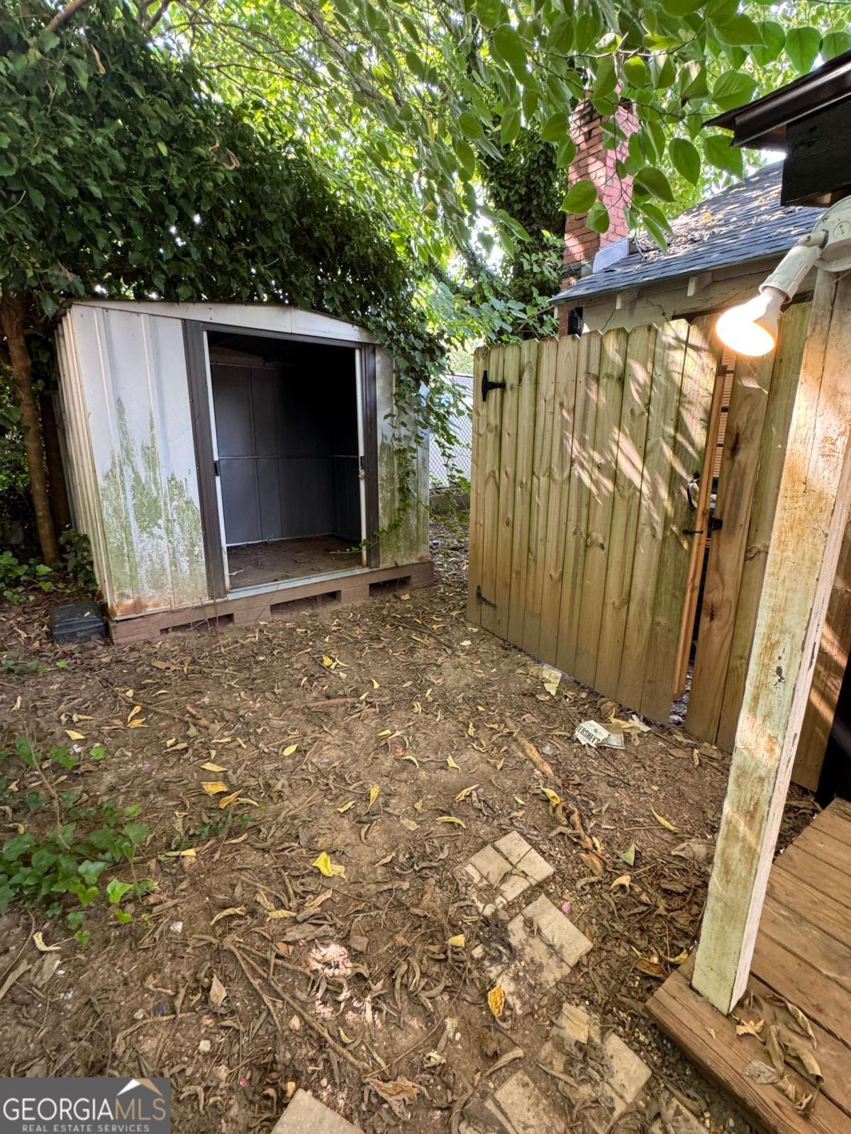 110 Summit Street Southeast Gainesville, GA 30501 - Photo 17 of 18 a backyard of a house