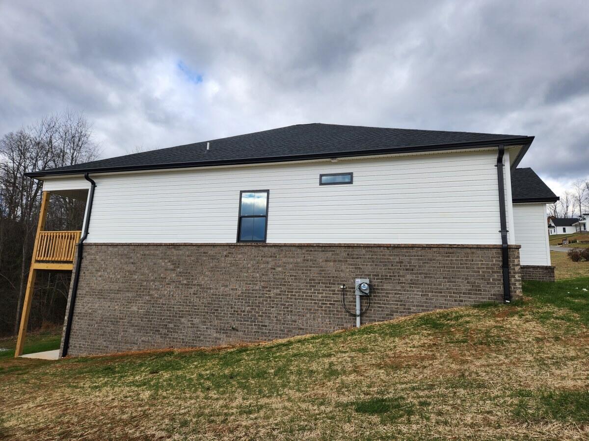 167 Fox Ridge Drive Mount Carmel, TN 37645 - Photo 2 of 20 167 Fox Ridge (18)