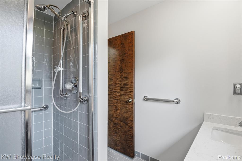 3260 Ravinewood Drive Commerce Township, MI 48382 - Photo 46 of 75 Gallery Image 46