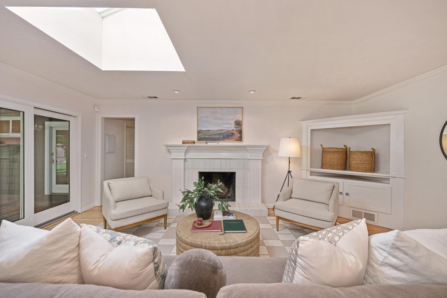 3852 El Ricon Way Sacramento, CA 95864 - Photo 9 of 85 Gallery Image 9