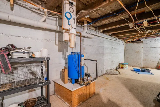 $349,500 | 15 Harbor Road, Bryant Pond, ME 04219