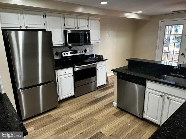 $3,200 | 21131 Crocus Terrace, Ashburn, VA 20147