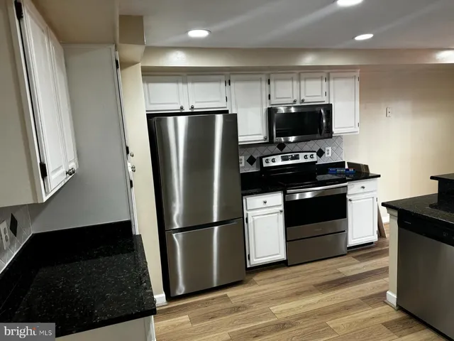 $3,200 | 21131 Crocus Terrace, Ashburn, VA 20147