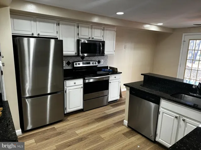 $3,200 | 21131 Crocus Terrace, Ashburn, VA 20147