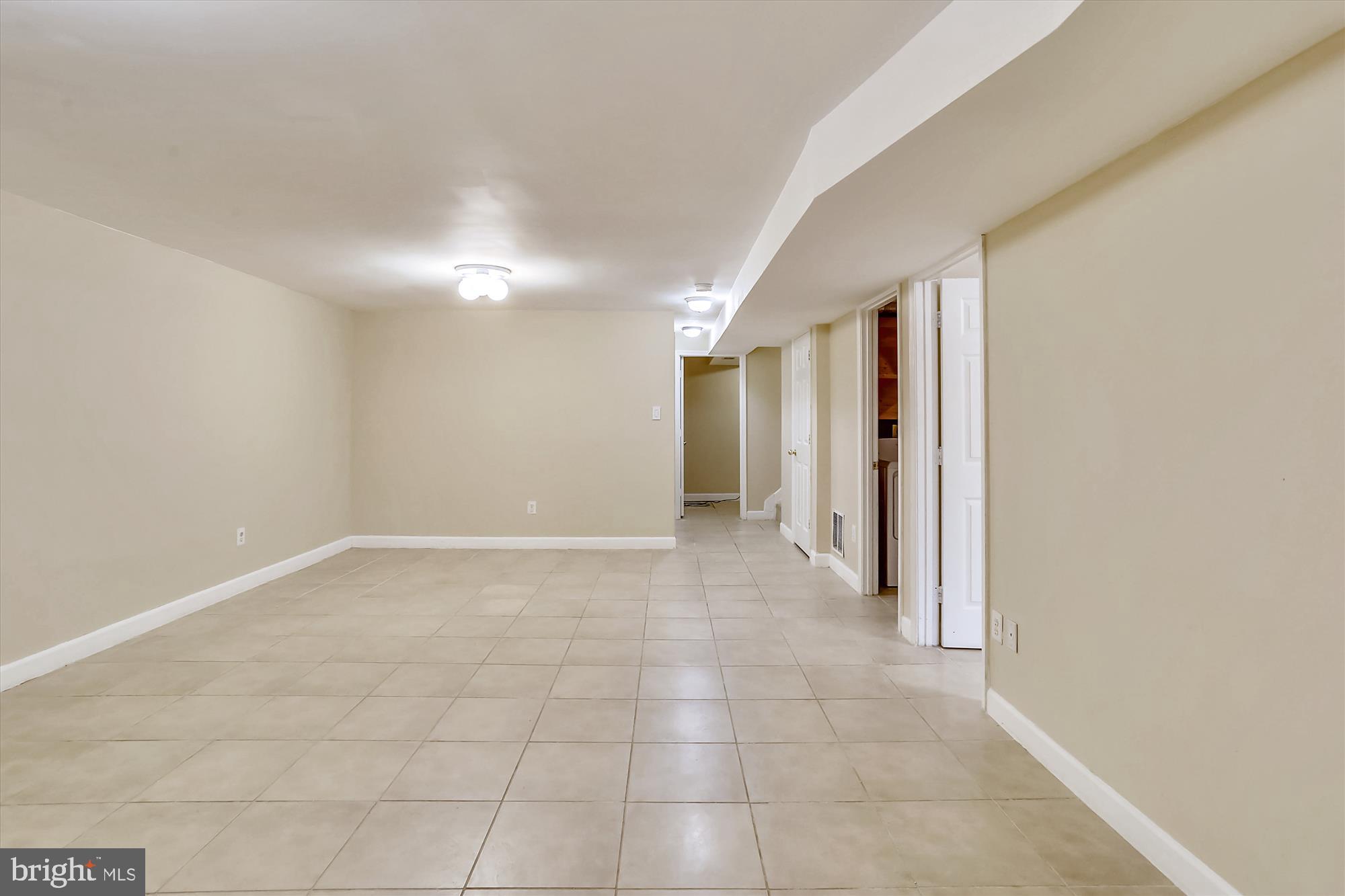 21131 Crocus Terrace Ashburn, VA 20147 - Photo 9 of 37