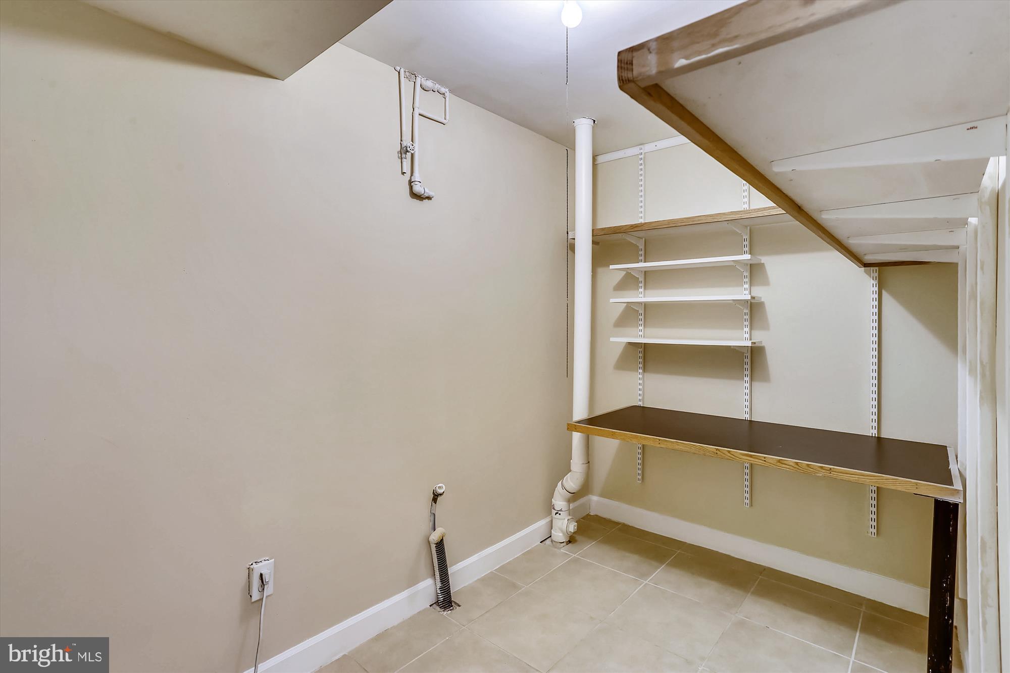 21131 Crocus Terrace Ashburn, VA 20147 - Photo 10 of 37 a view of an empty room