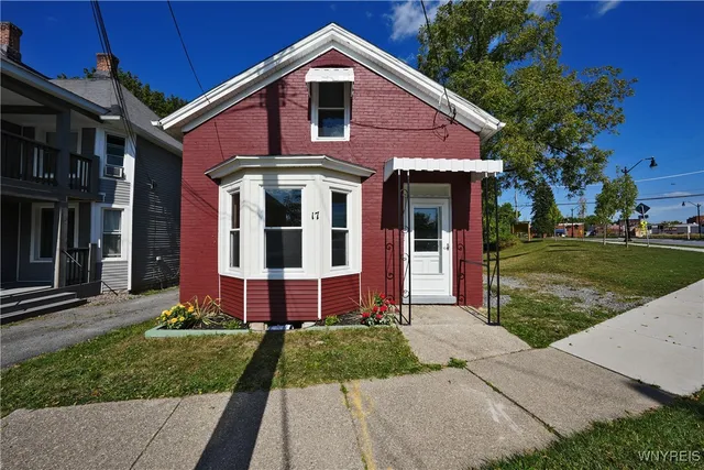 $249,898 | 17 St Marys Street, Lancaster, NY 14086