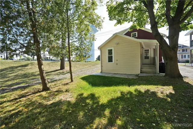 $249,898 | 17 St Marys Street, Lancaster, NY 14086