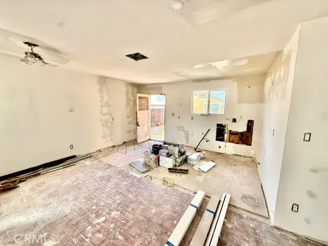 $849,995 | 15021-15023 Sylvan Street, Van Nuys, CA 91411