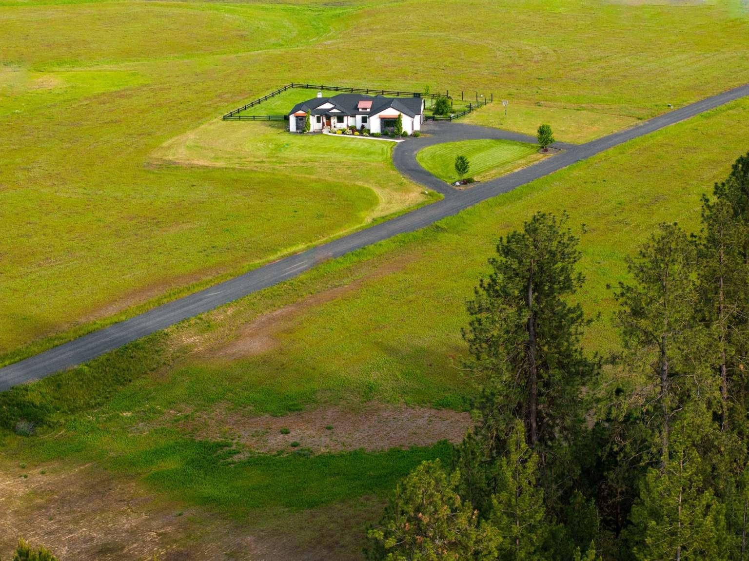 22110 North Creekside Lane Colbert, WA 99005 - Photo 15 of 50