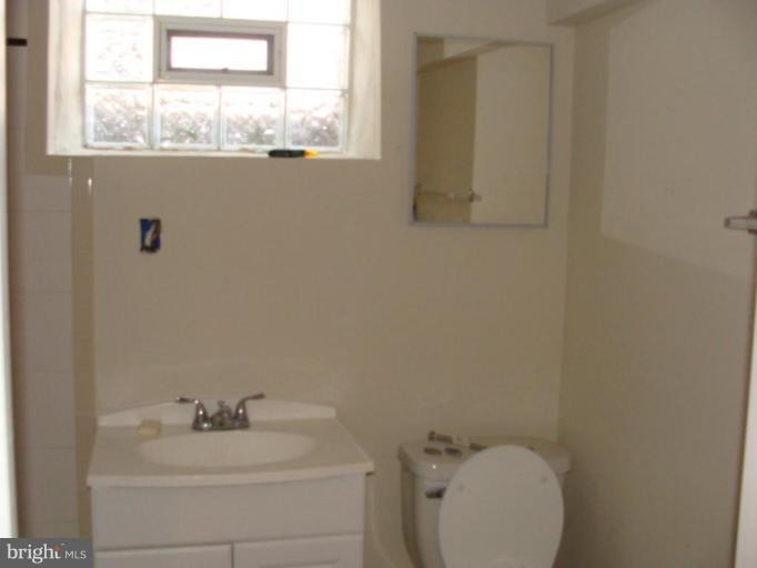 3931 Flowerton Road Baltimore, MD 21229 - Photo 14 of 21 Bath #2