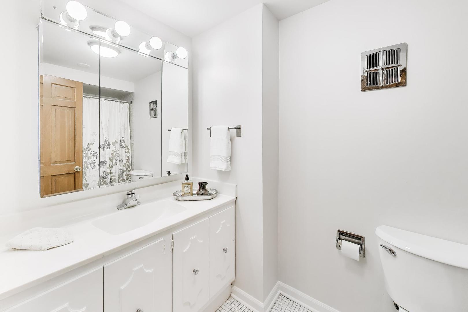 2412 Happy Hollow Road Glenview, IL 60026 - Photo 23 of 33