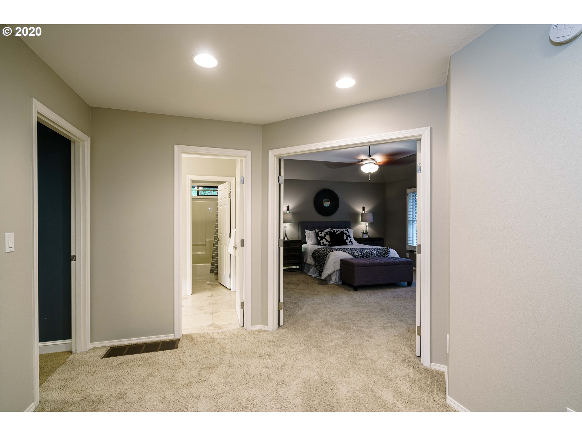 4430 Southwest Selling Court Portland, OR 97221 - Photo 16 of 32 Gallery Image 16
