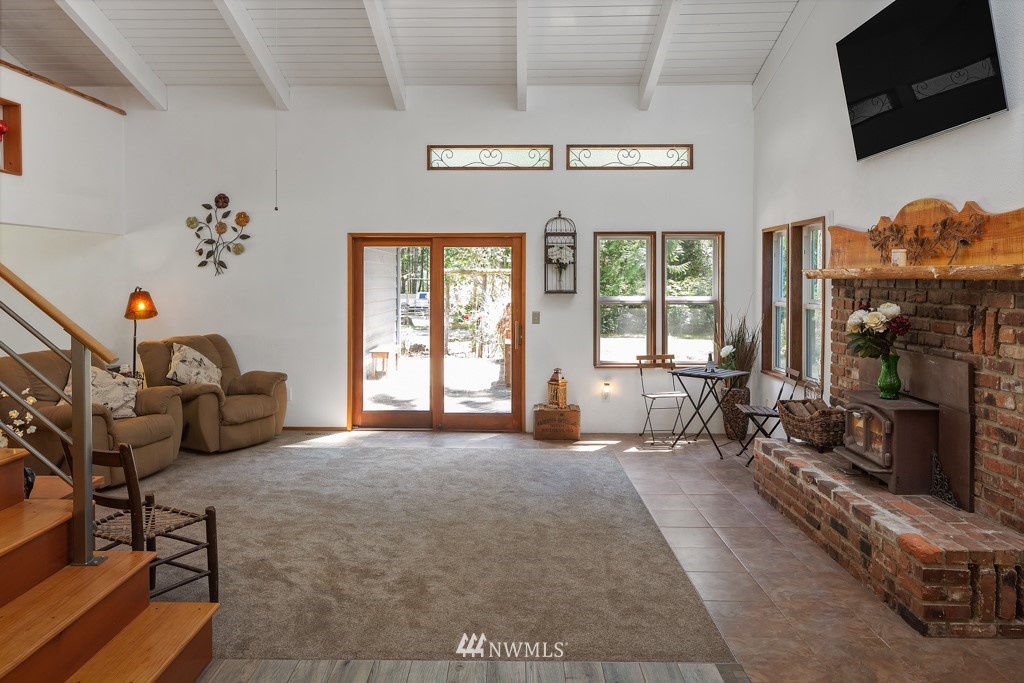 14885 Crescent Valley Road Southeast Olalla, WA 98359 - Photo 8 of 25 Gallery Image 8