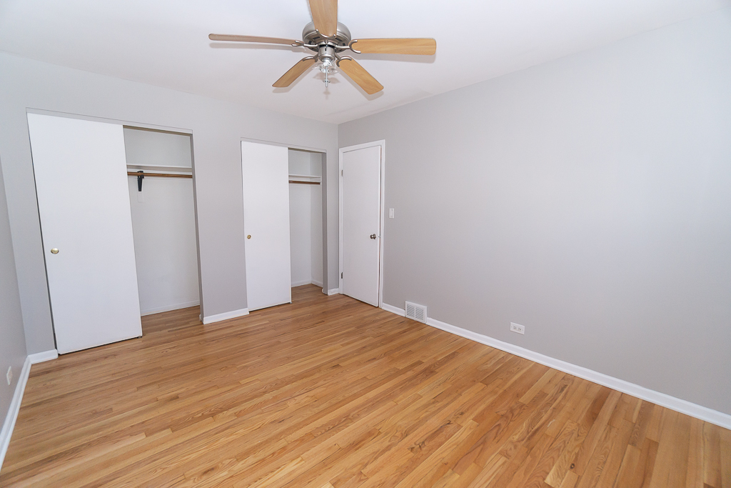 756 West Millers Road Des Plaines, IL 60016 - Photo 14 of 27