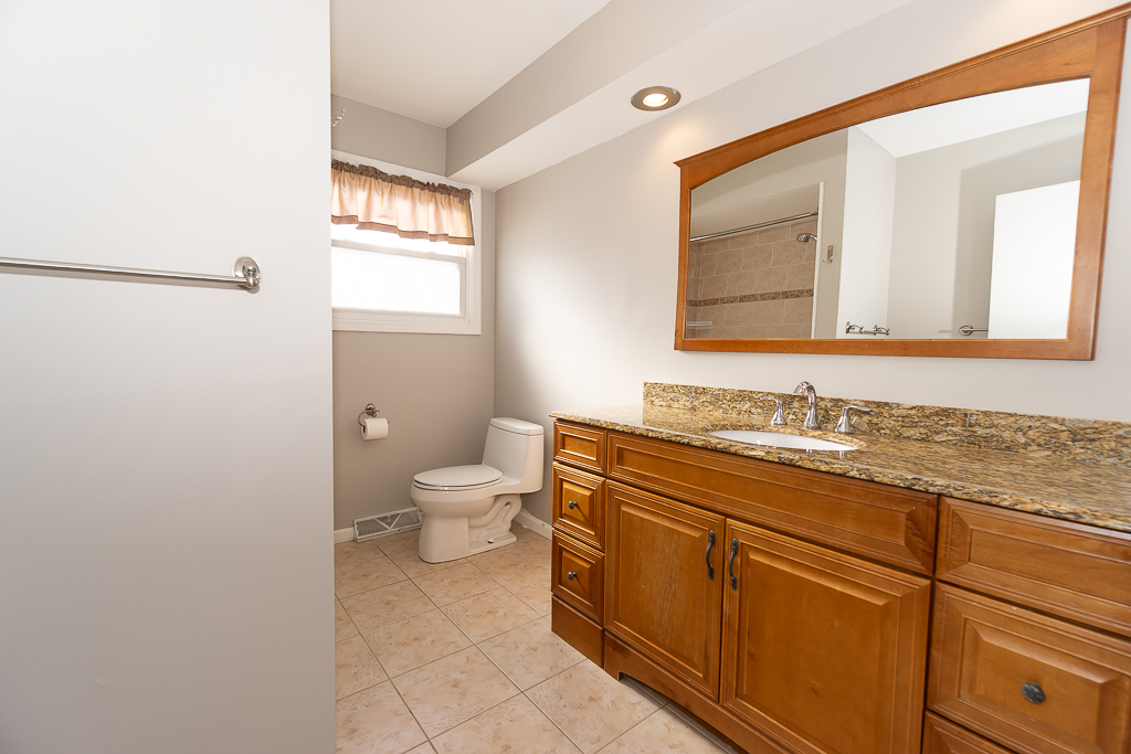 756 West Millers Road Des Plaines, IL 60016 - Photo 17 of 27