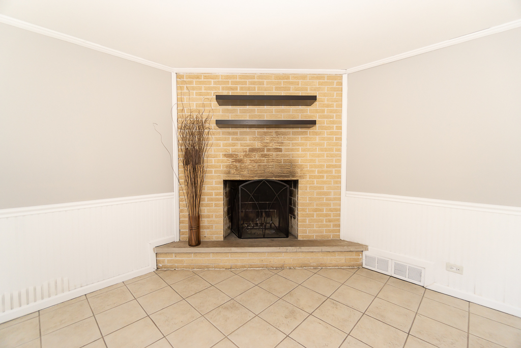 756 West Millers Road Des Plaines, IL 60016 - Photo 19 of 27