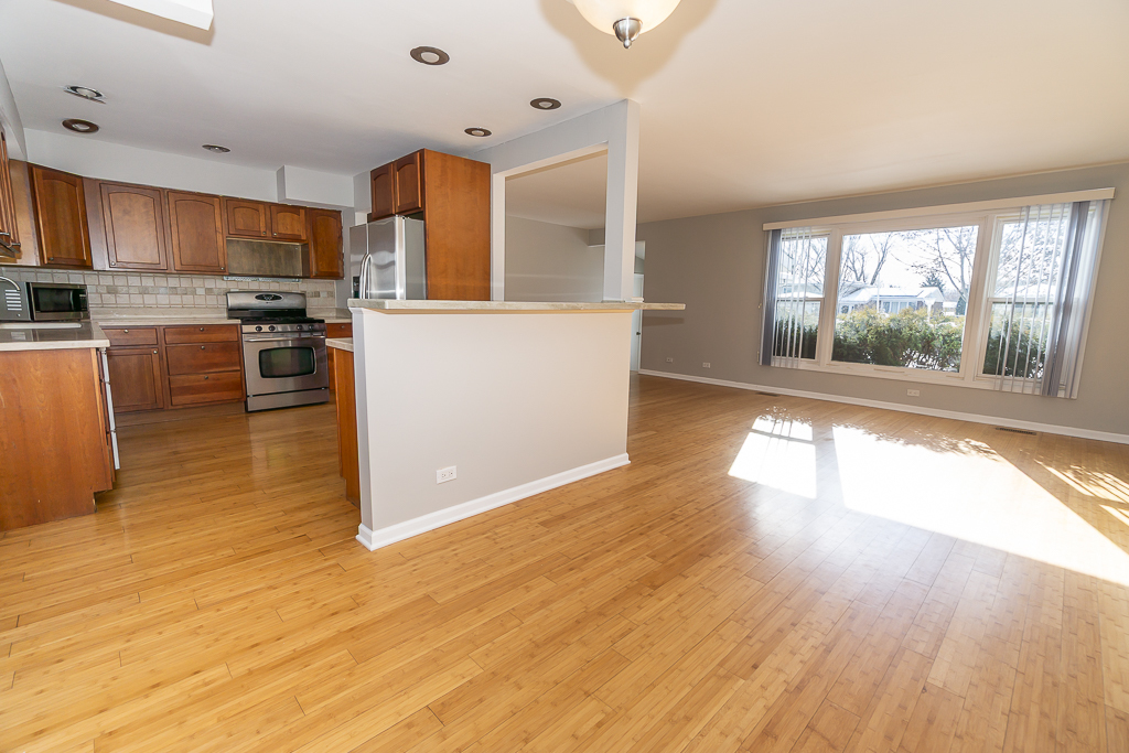 756 West Millers Road Des Plaines, IL 60016 - Photo 7 of 27