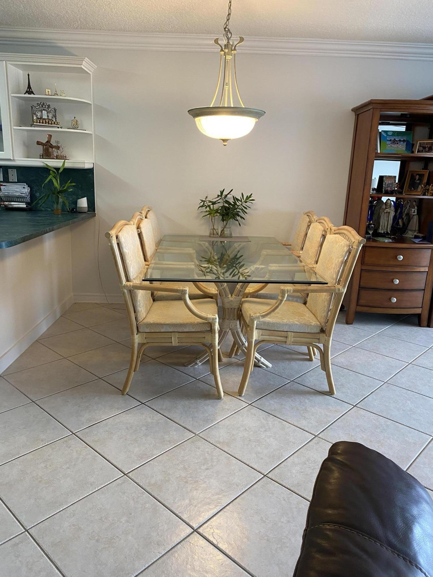 8904 G Southwest 22nd Street Boca Raton, FL 33433 - Photo 11 of 40 Dining