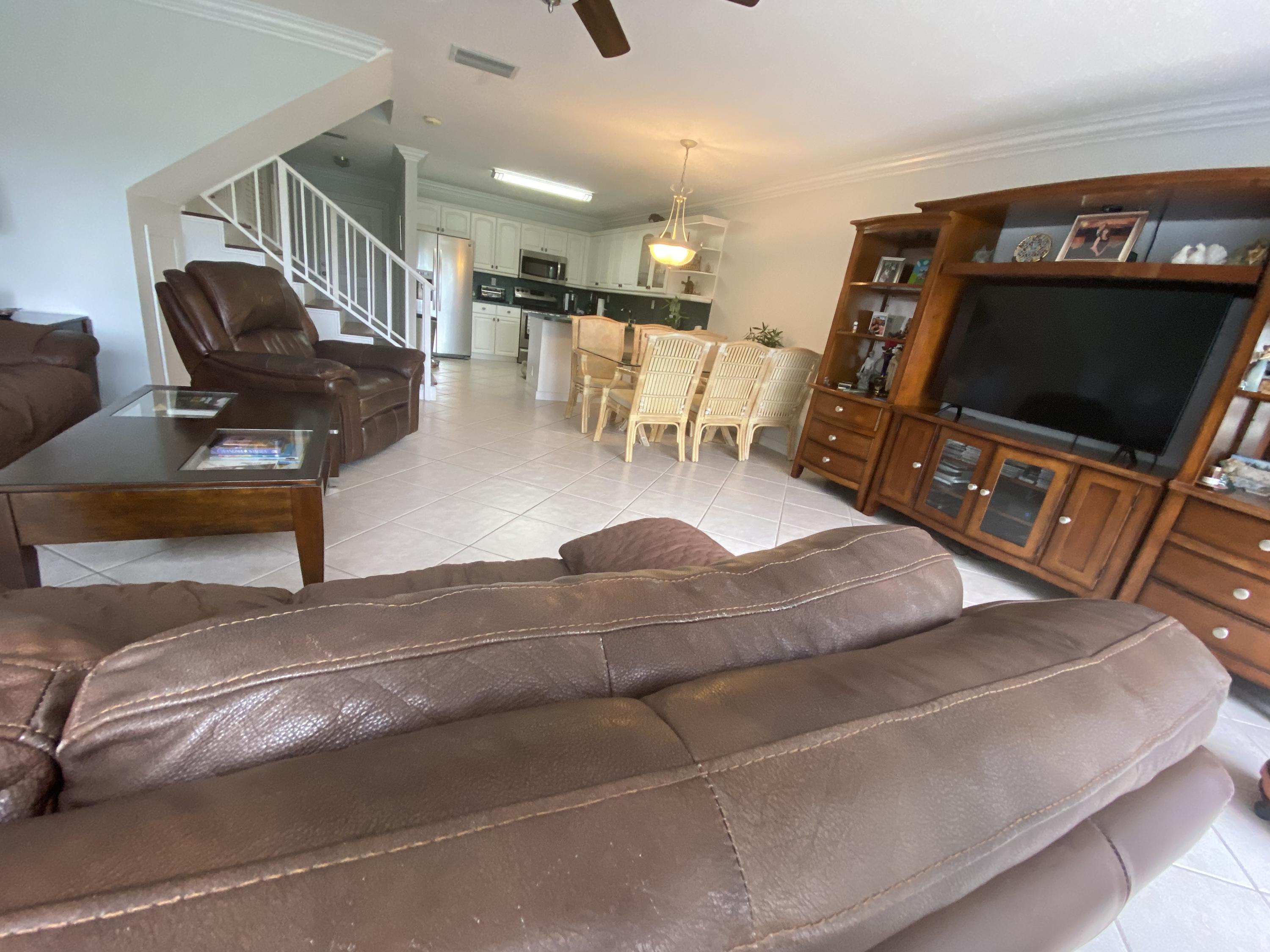 8904 G Southwest 22nd Street Boca Raton, FL 33433 - Photo 13 of 40 Liv fr behind couch
