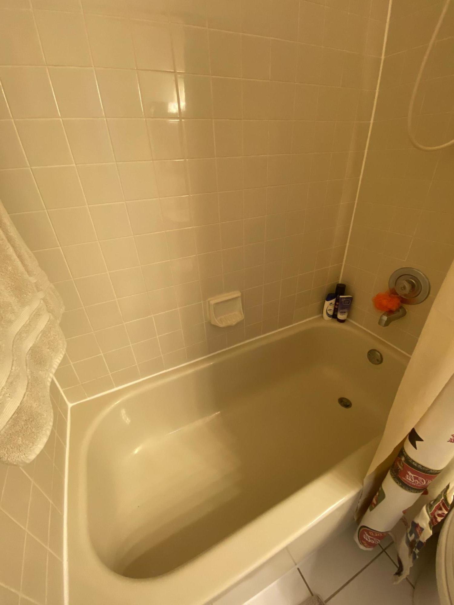 8904 G Southwest 22nd Street Boca Raton, FL 33433 - Photo 18 of 40 Guess Bath 2