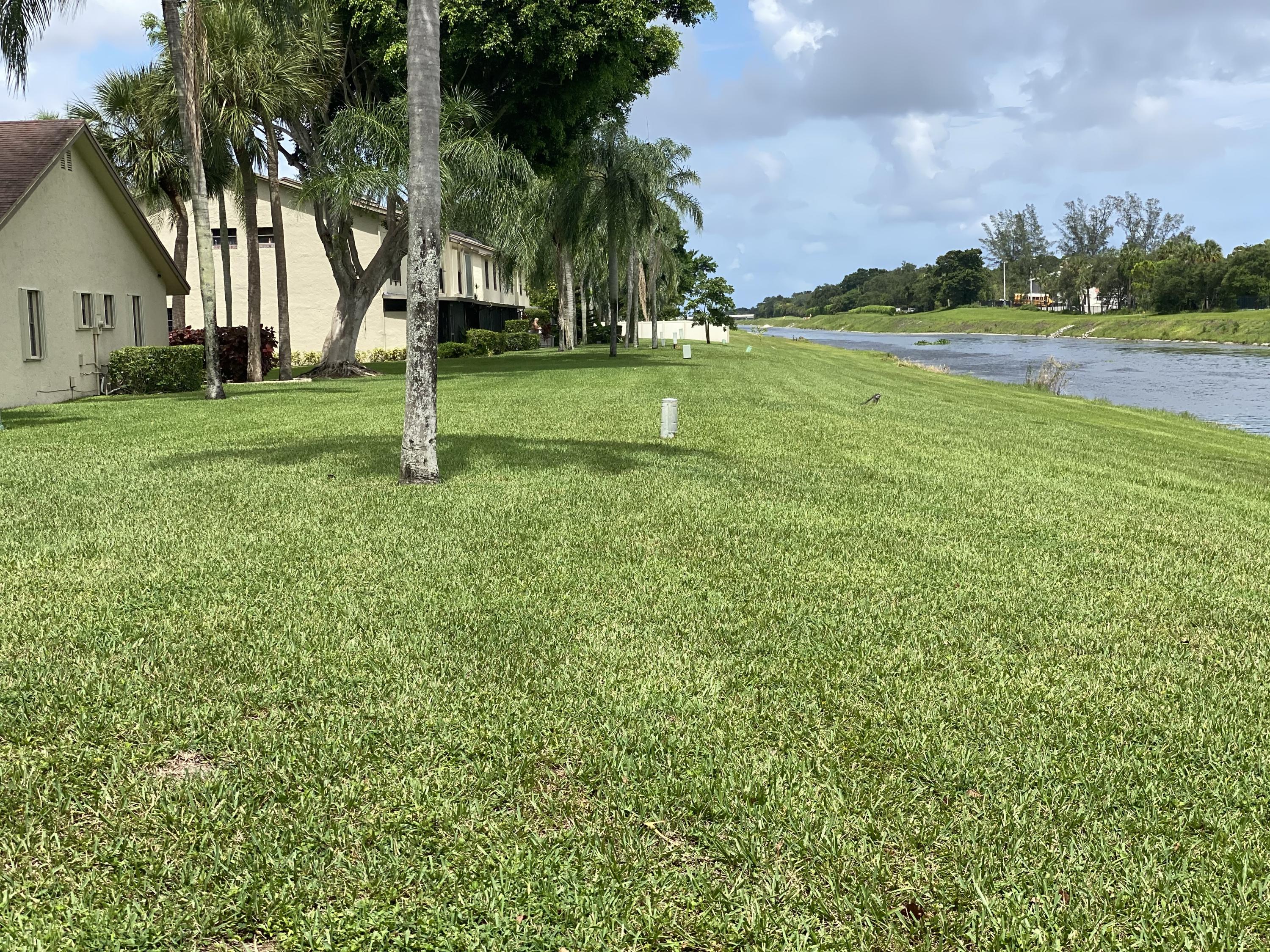 8904 G Southwest 22nd Street Boca Raton, FL 33433 - Photo 36 of 40 Bacl long yard