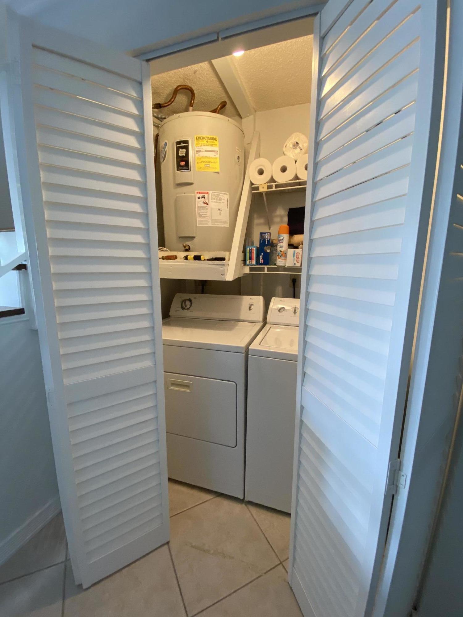 8904 G Southwest 22nd Street Boca Raton, FL 33433 - Photo 7 of 40 Washer Dryer