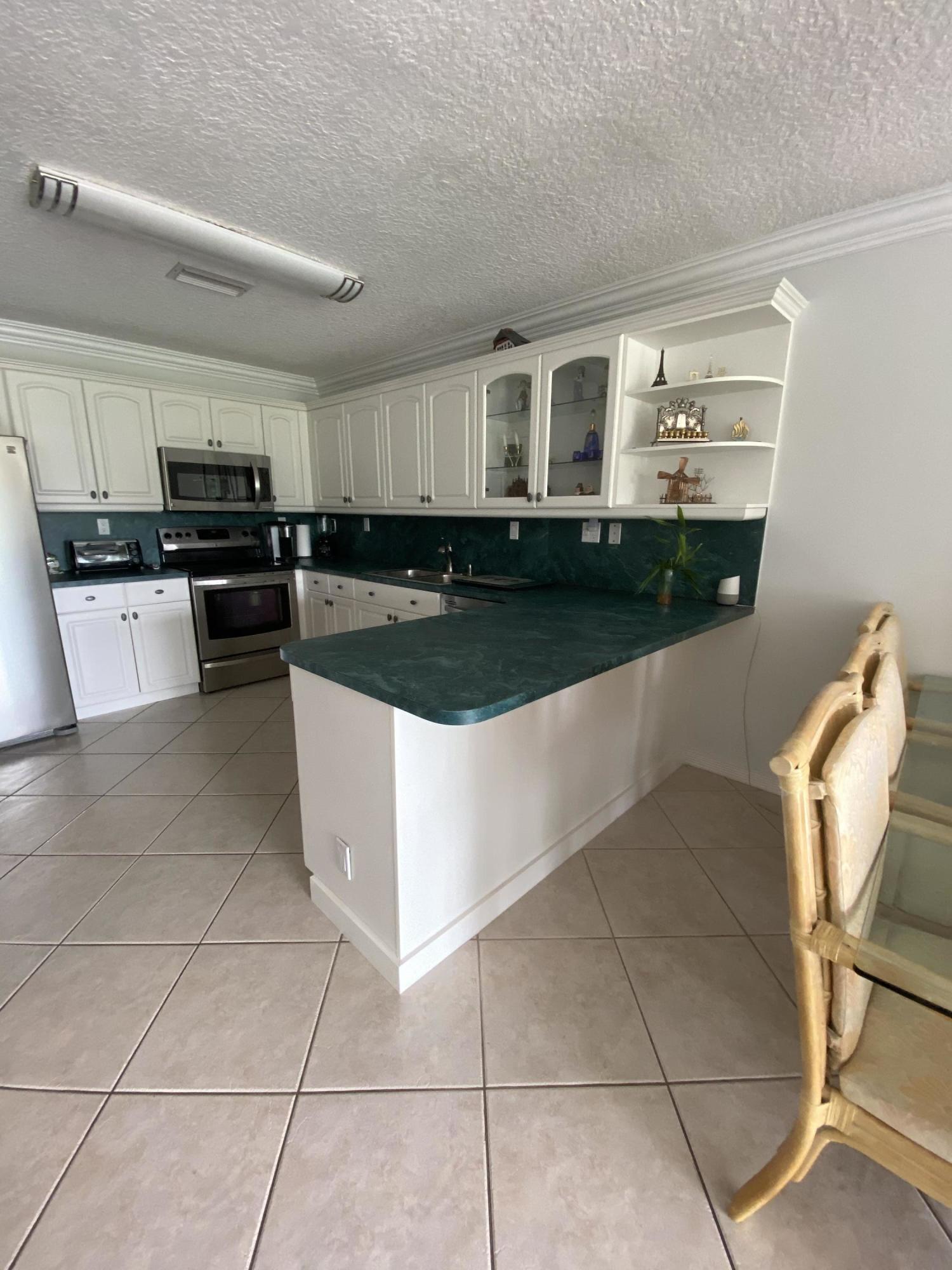 8904 G Southwest 22nd Street Boca Raton, FL 33433 - Photo 9 of 40 Kit 4