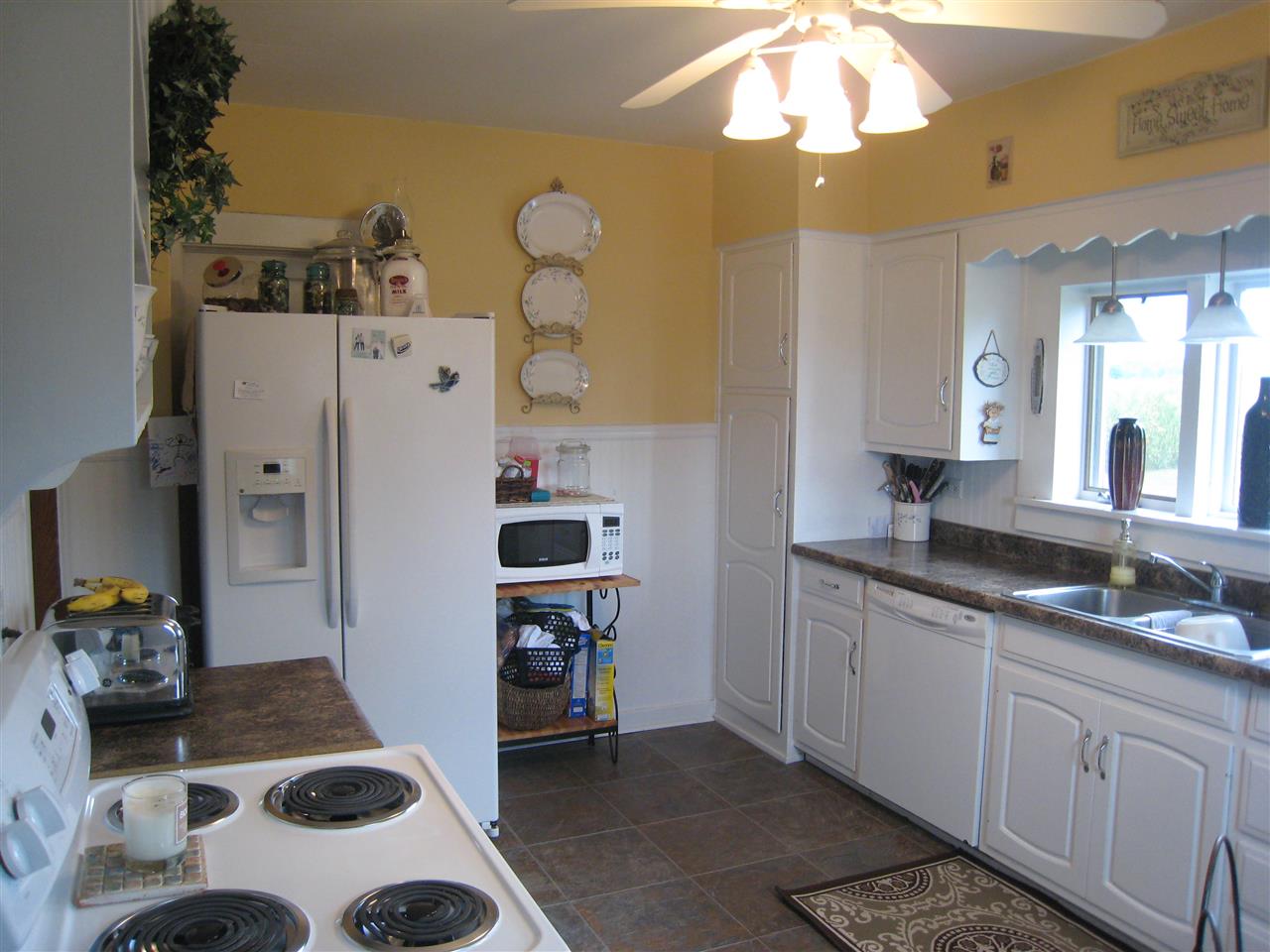 5268 East St Road Rochester, IN 46975 - Photo 2 of 23
