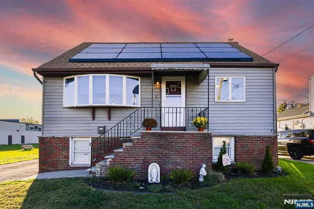 $565,000 | 2 Lincoln Place, Moonachie, NJ 07074