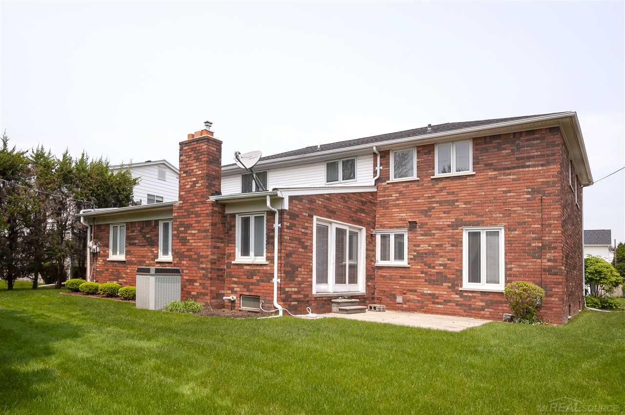 591 Canterbury Road Grosse Pointe, MI 48236 - Photo 54 of 55 31382294-53.JPG