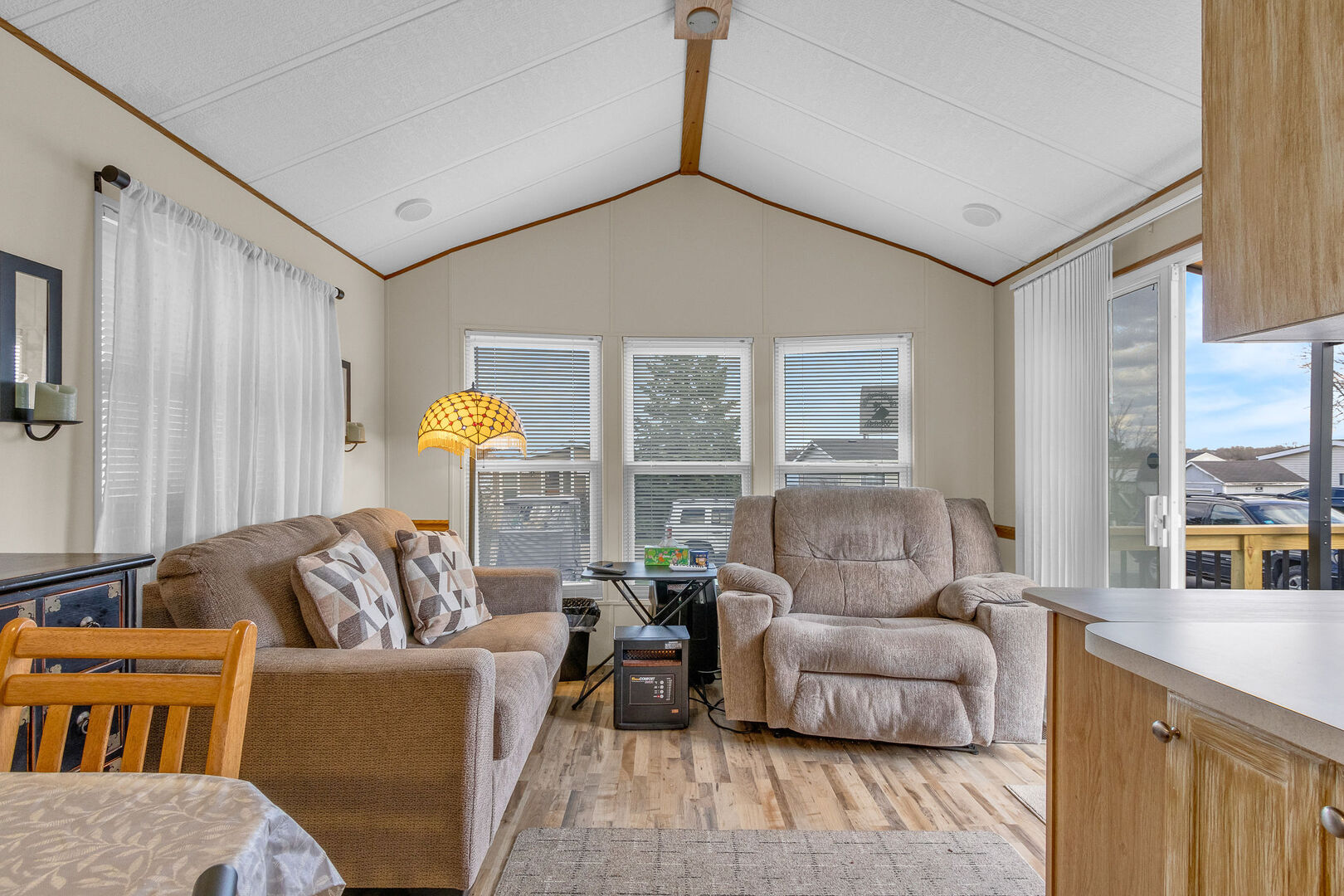 280 Misty Ridge McHenry, IL 60051 - Photo 2 of 20