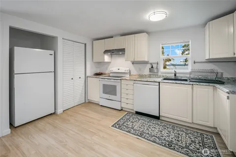 $749,950 | 11009 Asta Lane Southwest, Vashon, WA 98070